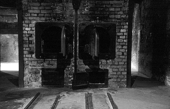auschwitz_I_crematorium-1_bw.jpg